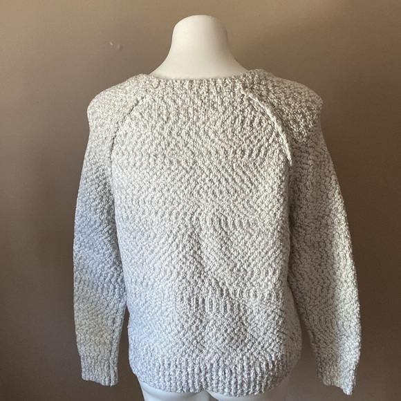 Yet Again Light Gray Popcorn Knit Scoop Neck Pullover Sweater Size Large - Picture 3 of 6